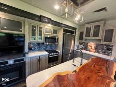 2022 Keystone Avalanche 390DS, $ 57,300