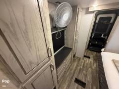 2022 Keystone Avalanche 390DS, $ 57,300
