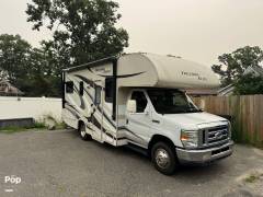 2015 Thor Motor Coach Freedom Elite 23H, $ 37,500