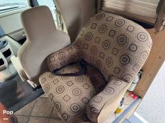 2015 Thor Motor Coach Freedom Elite 23H, $ 37,500
