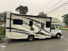 2015 Thor Motor Coach Freedom Elite 23H, $ 37,500