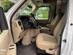 2015 Thor Motor Coach Freedom Elite 23H, $ 37,500