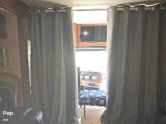 2015 Fleetwood Discovery 40E, $ 139,500