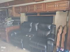 2015 Fleetwood Discovery 40E, $ 139,500