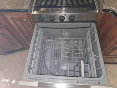 2015 Fleetwood Discovery 40E, $ 139,500