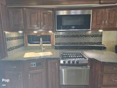 2015 Fleetwood Discovery 40E, $ 139,500