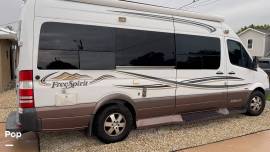 2008 Leisure Travel Free Spirit 210B, $ 35,000