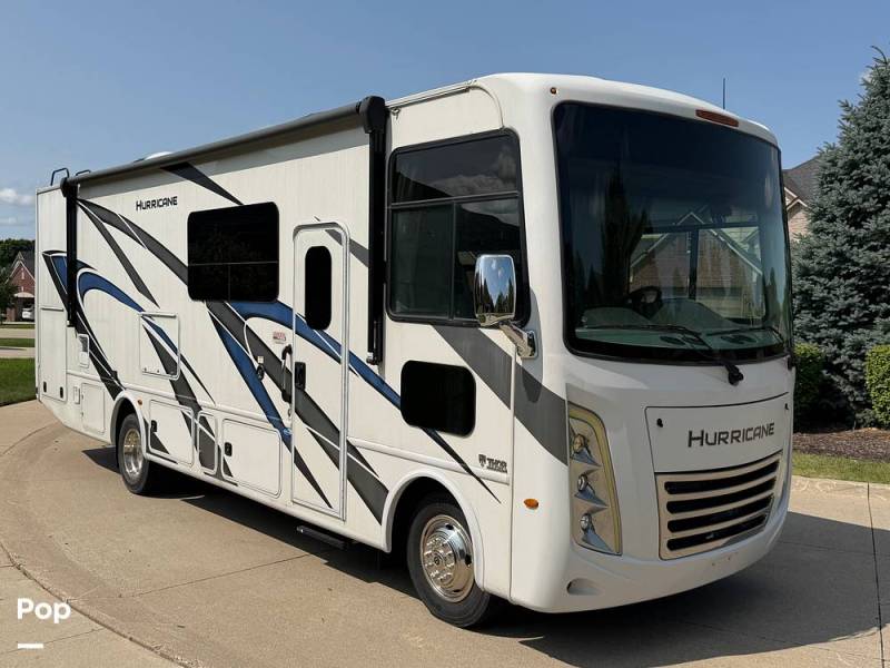 2023 Thor Motor Coach Hurricane 29M, $ 104,900