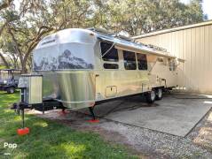 2017 Airstream International Serenity 30RB, $ 89,900