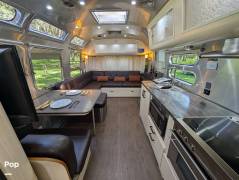 2017 Airstream International Serenity 30RB, $ 89,900