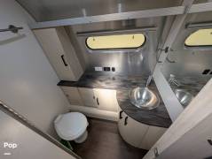 2017 Airstream International Serenity 30RB, $ 89,900