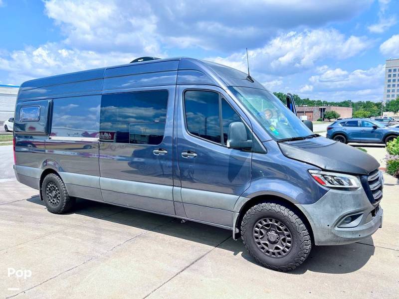 2020 Mercedes-Benz Sprinter 2500 170WB EXT High Ro, $ 89,000