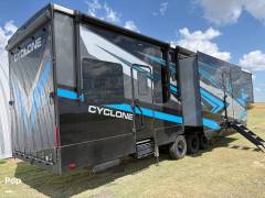 2025 Heartland Cyclone 4006, $ 111,000