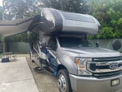 2022 Thor Motor Coach Magnitude SV34, $ 167,000