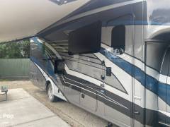 2022 Thor Motor Coach Magnitude SV34, $ 167,000
