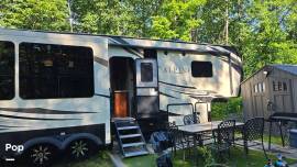 2018 Keystone Alpine 3400RS, $ 49,000