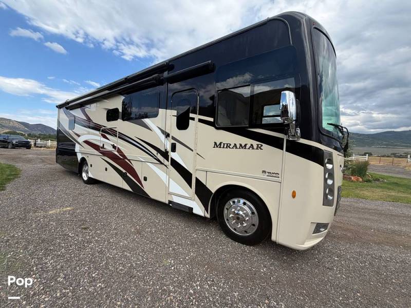 2021 Thor Motor Coach Miramar 35.2, $ 109,000