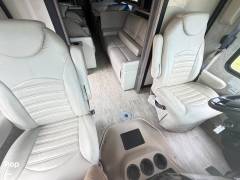 2021 Thor Motor Coach Miramar 35.2, $ 109,000