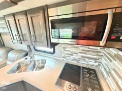 2021 Thor Motor Coach Miramar 35.2, $ 109,000
