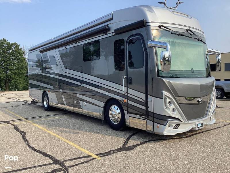 2023 American Coach American Tradition 37S, $ 333,000