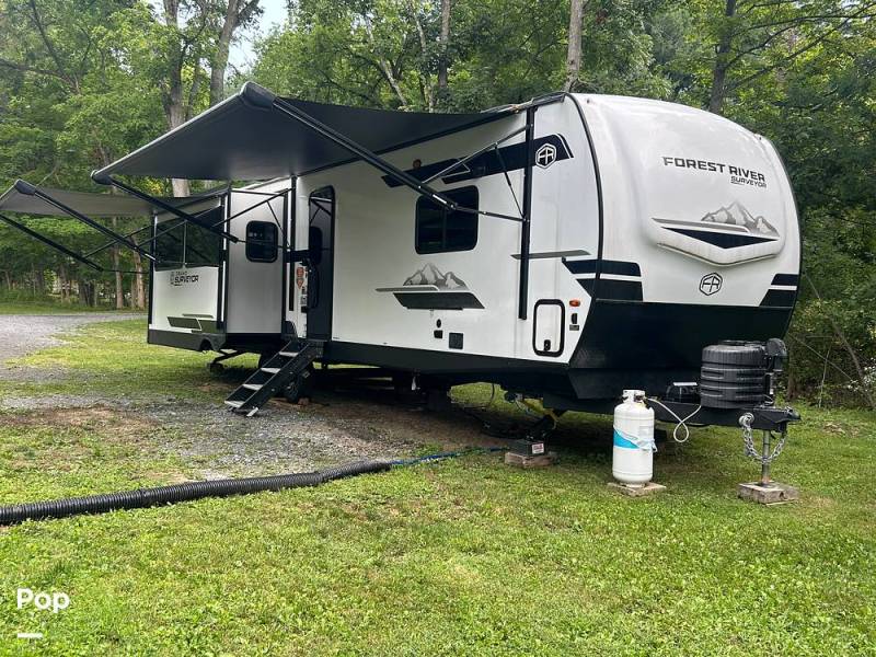 2025 Grand Surveyor 305RLBS, $ 44,500