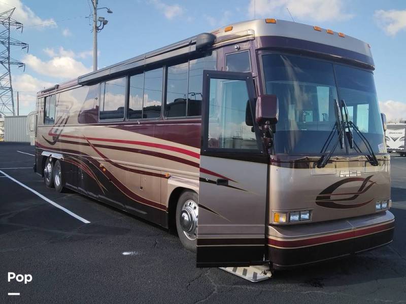 1995 MCI Marathon 40, $ 95,000