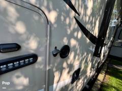 2016 Thor Motor Coach Quantum LF31, $ 49,999