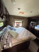 2016 Thor Motor Coach Quantum LF31, $ 49,999