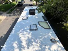 2016 Thor Motor Coach Quantum LF31, $ 49,999