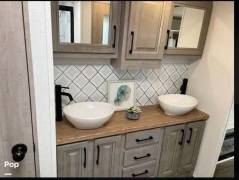 2024 Dutchmen Yukon 421FL, $ 97,300