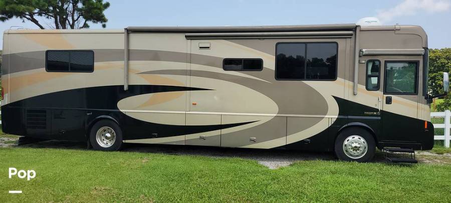 2007 Winnebago Tour 40KD, $ 70,000