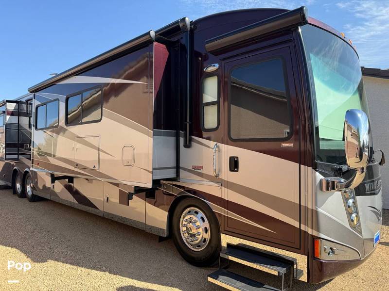 2013 Winnebago Tour 42GD, $ 129,900