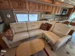 2013 Winnebago Tour 42GD, $ 129,900