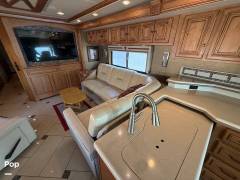 2013 Winnebago Tour 42GD, $ 129,900