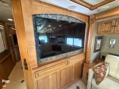 2013 Winnebago Tour 42GD, $ 129,900