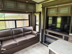 2018 Keystone Montana 3121RL, $ 35,000