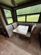 2018 Keystone Montana 3121RL, $ 35,000
