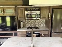 2018 Keystone Montana 3121RL, $ 35,000
