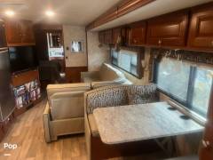 2018 Winnebago Sunstar LX 35F, $ 69,850