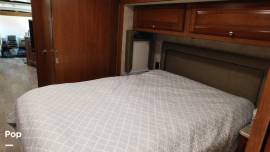 2018 Winnebago Sunstar LX 35F, $ 69,850