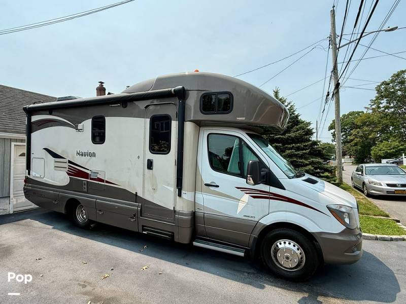2014 Itasca Navion 24M, $ 66,700