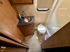 2014 Itasca Navion 24M, $ 66,700
