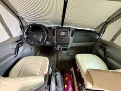 2014 Itasca Navion 24M, $ 66,700