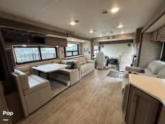 2022 Thor Motor Coach Miramar 35.2, $ 139,500