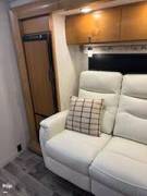 2019 Tiffin Wayfarer 24TW, $ 100,000