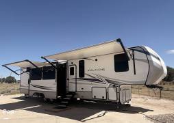 2022 Keystone Avalanche 390DS, $ 57,800