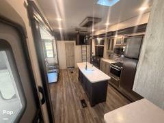 2022 Keystone Avalanche 390DS, $ 57,800