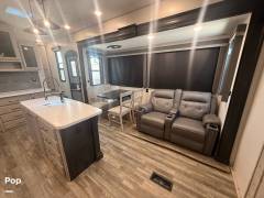 2022 Keystone Avalanche 390DS, $ 57,800