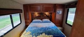 2017 Winnebago Sunstar 31KE, $ 43,400