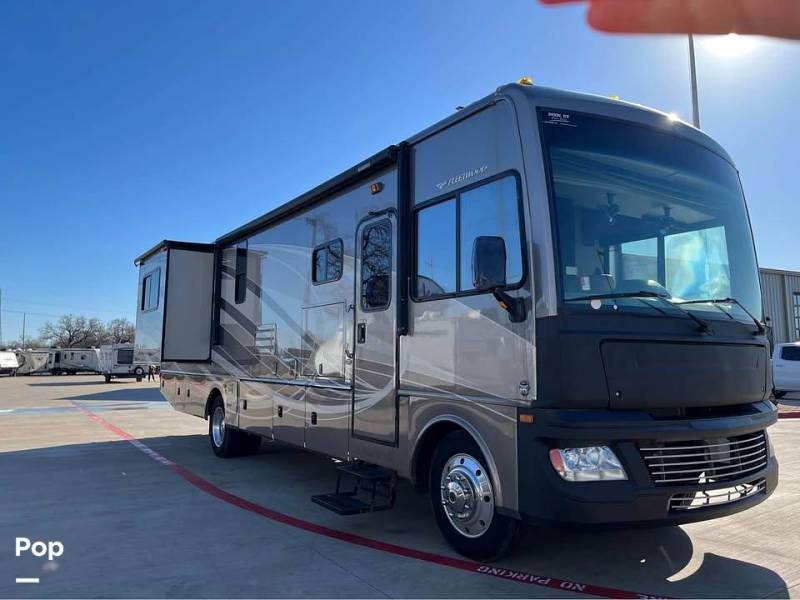 2015 Fleetwood Bounder 35K, $ 56,000